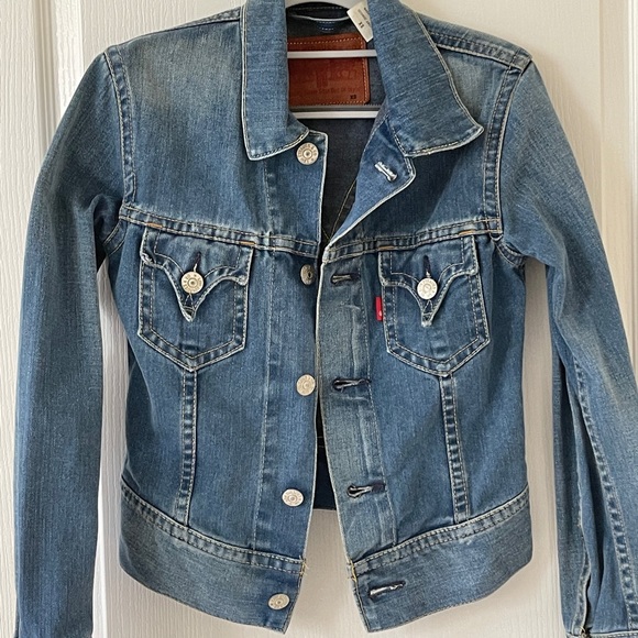 Levi’s Jean Jacket - Picture 3 of 15